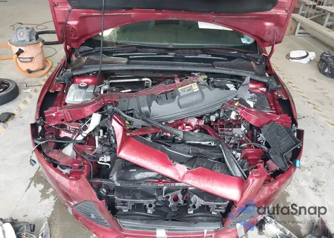 2013 Ford Focus Se z USA, uszkodzony, nr VIN 1FADP3F26DL194180